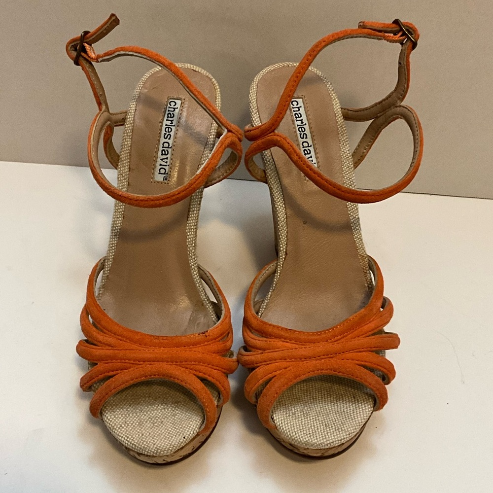 Charles David Orange Wedges 8 - Picture 7 of 13